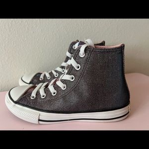 Converse Chuck Taylor High Top Girls Sz 2